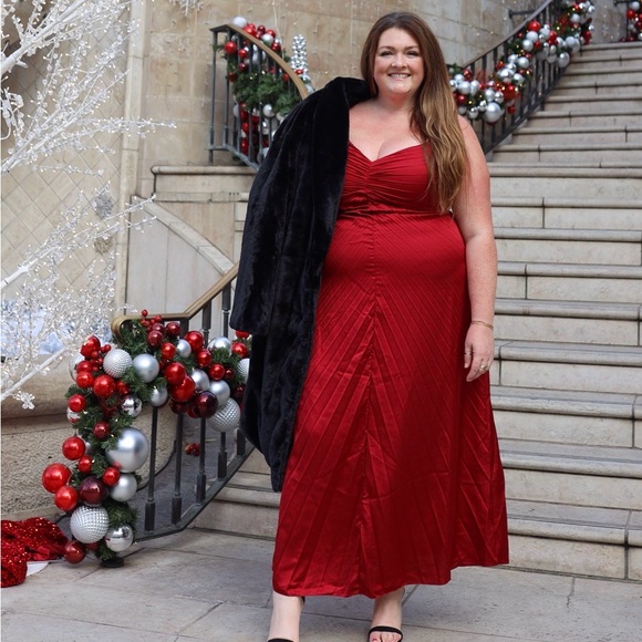 Abercrombie & Fitch Dresses & Skirts - Abercrombie Red Dress TAllWorn Shoots Slight Signs Of Wear Will Call Out In Show